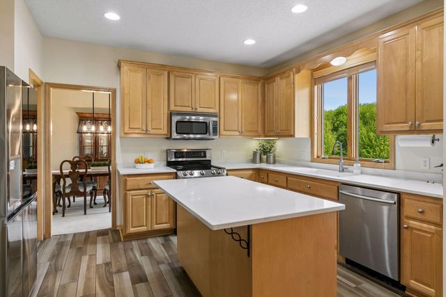 21296 Isotope Trail, Lakeville, MN 55044