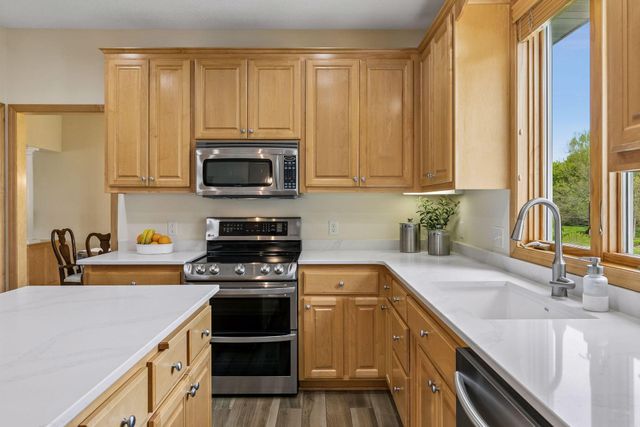 21296 Isotope Trail, Lakeville, MN 55044