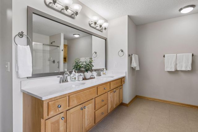 21296 Isotope Trail, Lakeville, MN 55044