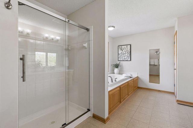 21296 Isotope Trail, Lakeville, MN 55044