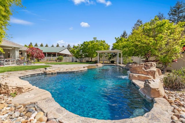 5000 Peach Blossom Lane, Oakdale, CA 95361