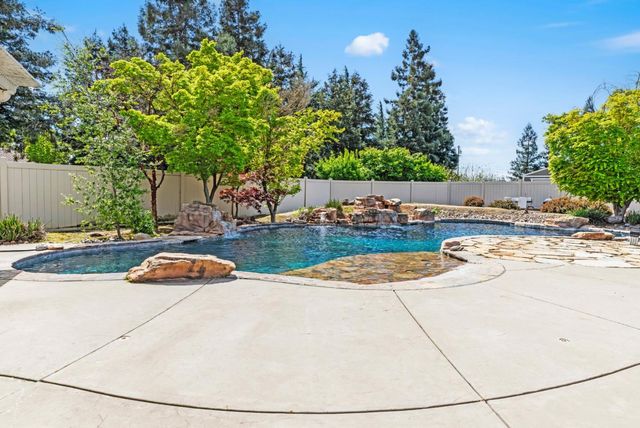 5000 Peach Blossom Lane, Oakdale, CA 95361