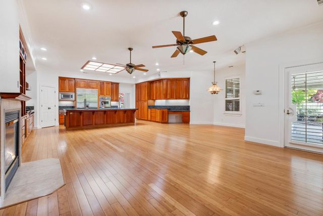 5000 Peach Blossom Lane, Oakdale, CA 95361