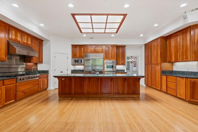 5000 Peach Blossom Lane, Oakdale, CA 95361