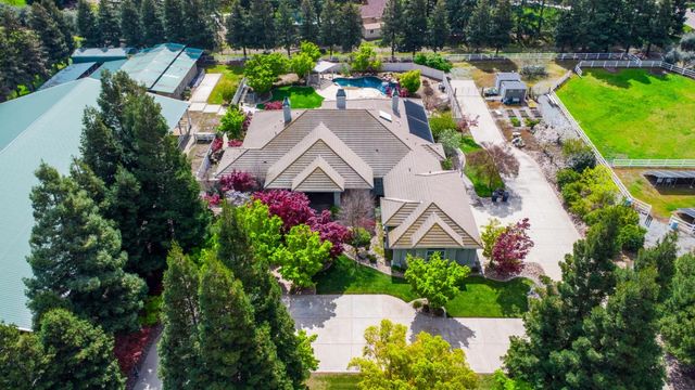 5000 Peach Blossom Lane, Oakdale, CA 95361