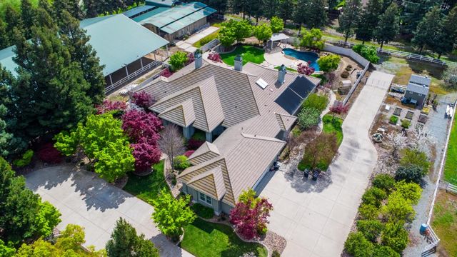 5000 Peach Blossom Lane, Oakdale, CA 95361