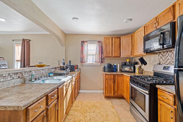 702 S CLEVELAND Street, Amarillo, TX 79102