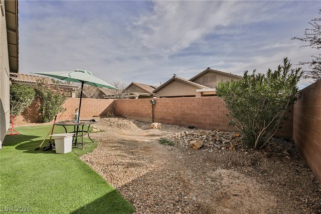 3328 Hackney Horse Court, Las Vegas, NV 89122