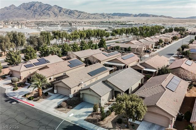 3328 Hackney Horse Court, Las Vegas, NV 89122