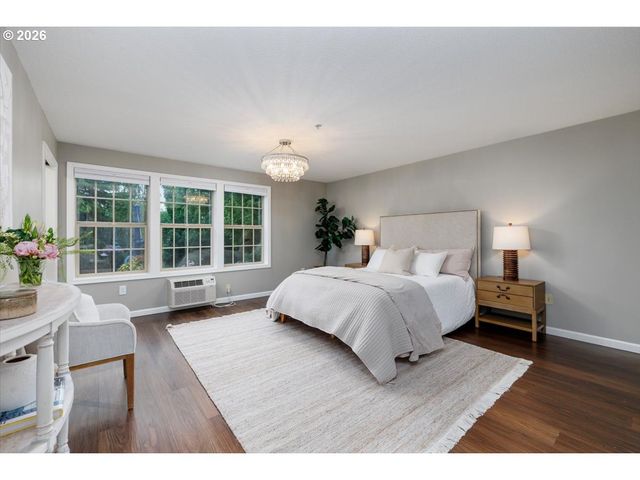 22582 Sw MAIN St 303, Sherwood, OR 97140