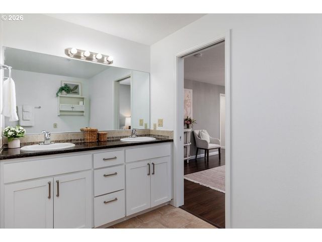 22582 Sw MAIN St 303, Sherwood, OR 97140