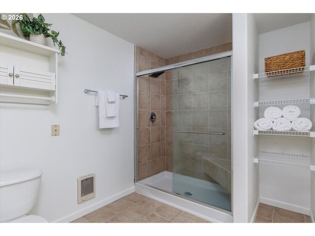22582 Sw MAIN St 303, Sherwood, OR 97140