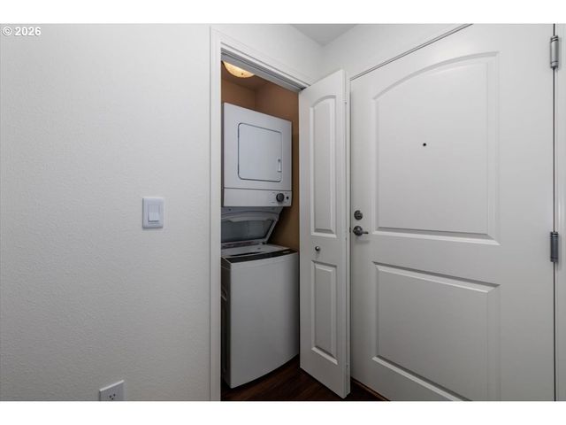 22582 Sw MAIN St 303, Sherwood, OR 97140