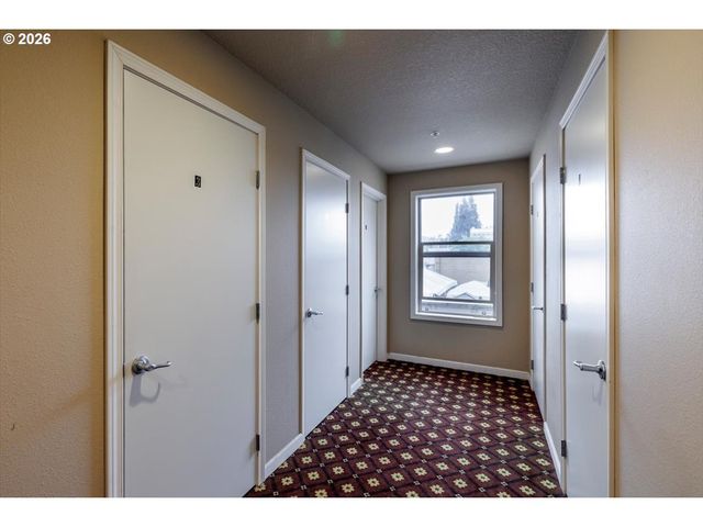 22582 Sw MAIN St 303, Sherwood, OR 97140