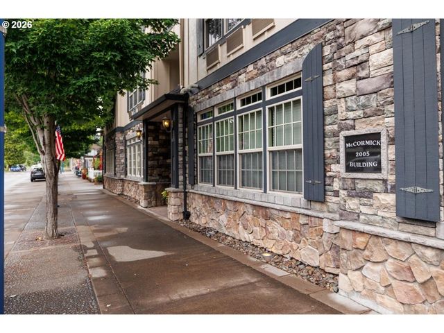 22582 Sw MAIN St 303, Sherwood, OR 97140