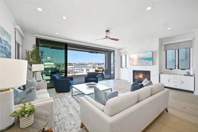 413 E Edgewater Avenue, Newport Beach, CA 92661