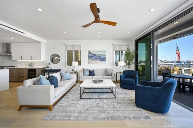 413 E Edgewater Avenue, Newport Beach, CA 92661