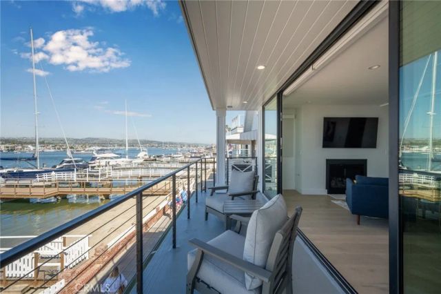 413 E Edgewater Avenue, Newport Beach, CA 92661