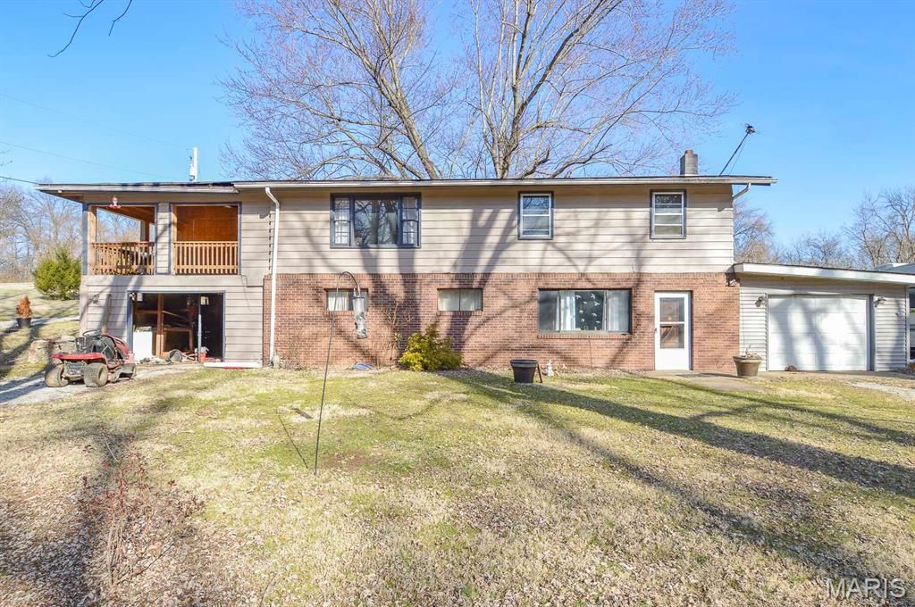 8627 Lower Marine Road, St Jacob, IL 62281