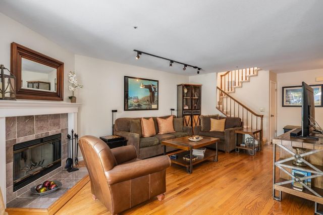 290 Bonita Lane, Foster City, CA 94404