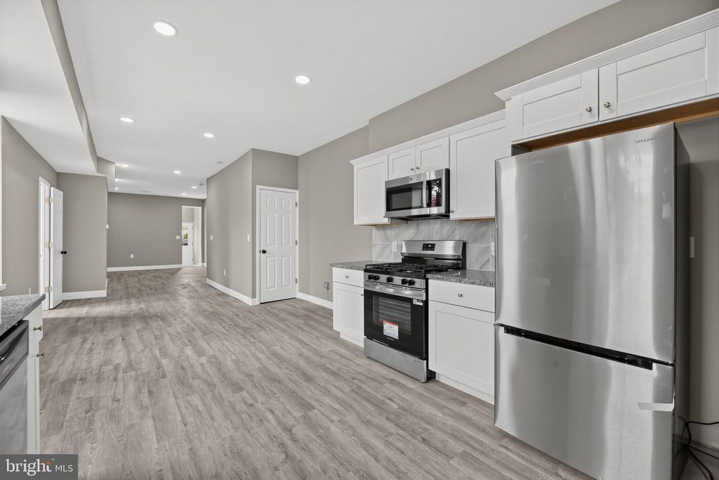 563 BAILEY ST, CAMDEN, NJ 08102 — photo 2