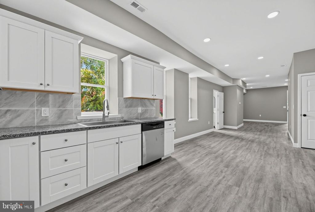 563 BAILEY ST, CAMDEN, NJ 08102 — photo 5