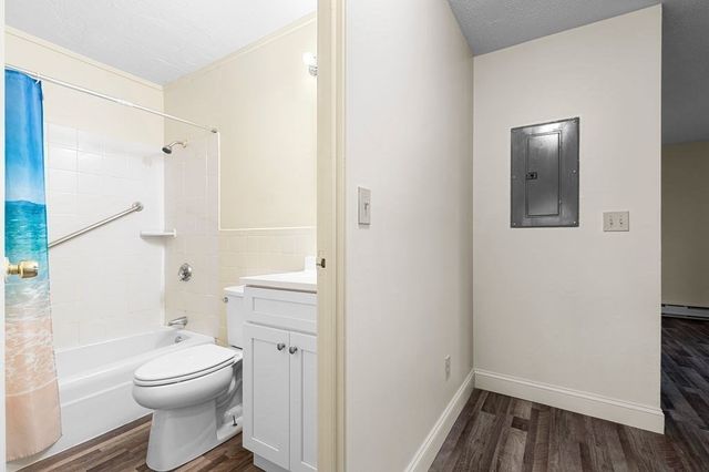 15 Chapel Hill Dr 1, Plymouth, MA 02360