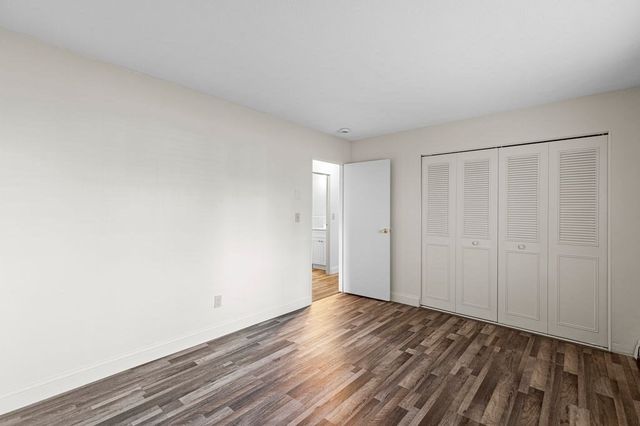 15 Chapel Hill Dr 1, Plymouth, MA 02360