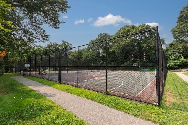 15 Chapel Hill Dr 1, Plymouth, MA 02360