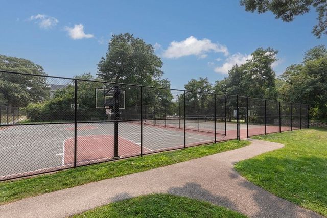 15 Chapel Hill Dr 1, Plymouth, MA 02360