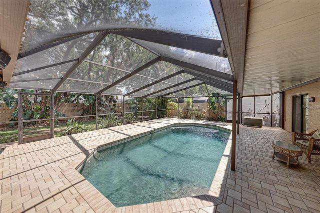 1737 SHADY LEAF DRIVE, Valrico, FL 33596