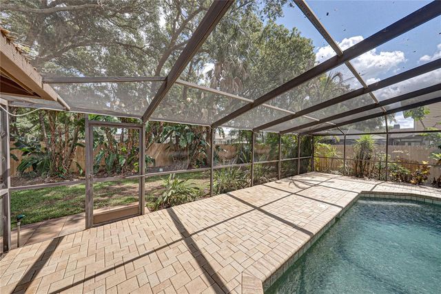1737 SHADY LEAF DRIVE, Valrico, FL 33596