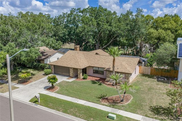1737 SHADY LEAF DRIVE, Valrico, FL 33596