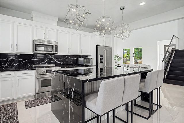 558 Green Sage Way, Las Vegas, NV 89138