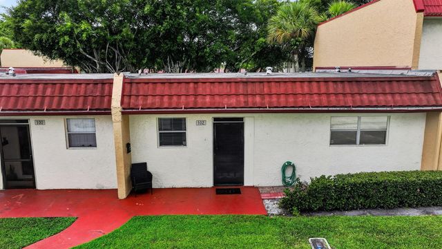 102 Lake Anne Drive, West Palm Beach, FL 33411