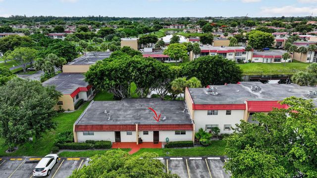 102 Lake Anne Drive, West Palm Beach, FL 33411