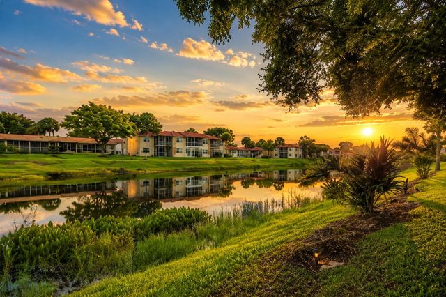 102 Lake Anne Drive, West Palm Beach, FL 33411
