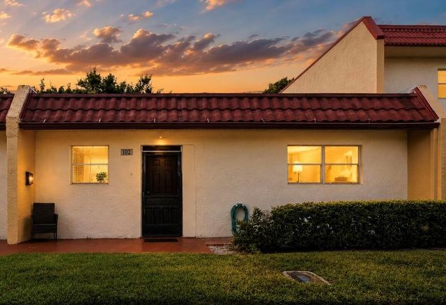 102 Lake Anne Drive, West Palm Beach, FL 33411