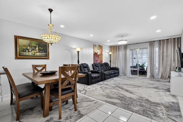 102 Lake Anne Drive, West Palm Beach, FL 33411