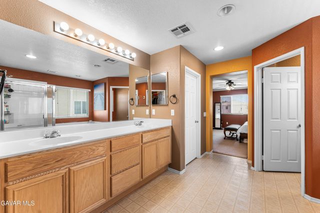 3618 E Avenue H9, Lancaster, CA 93535