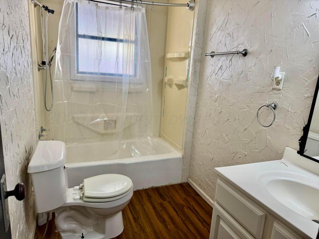 411 E Kingman Avenue, Canadian, TX 79014