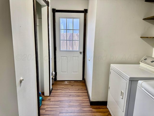 411 E Kingman Avenue, Canadian, TX 79014