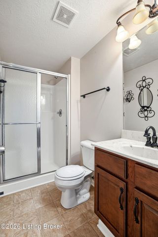 8417 Calm Ln, Louisville, KY 40219