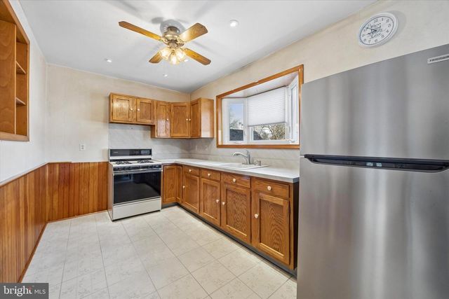 328 BLANCHARD RD, Drexel Hill, PA 19026