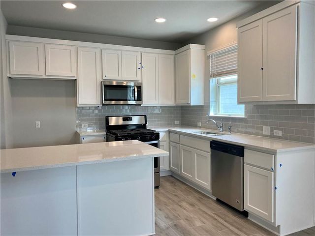 2537 Pecan Island DR, Leander, TX 78641