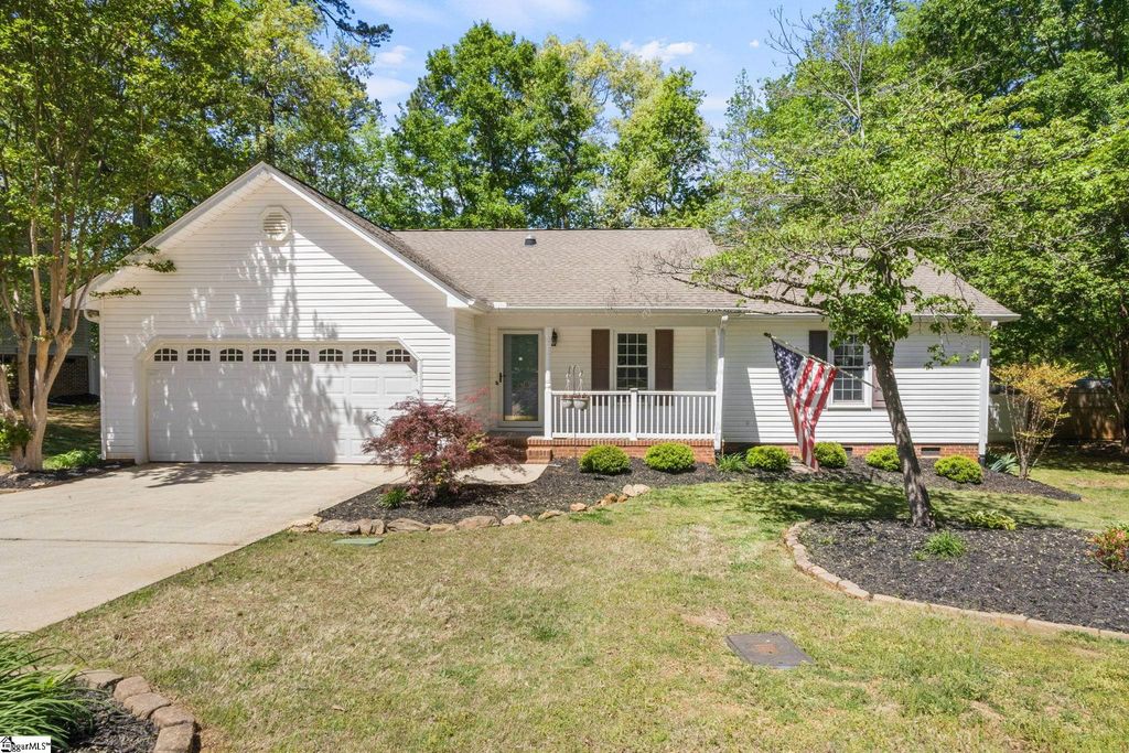208 Hatteras Lane, Simpsonville, SC 29680