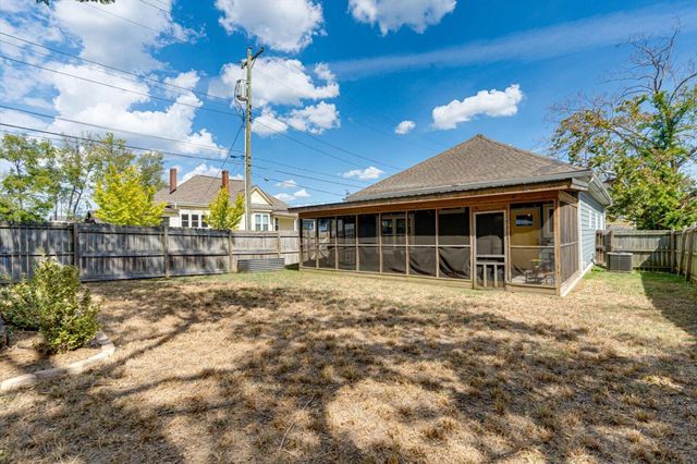 901 S Highland Park Avenue, Chattanooga, TN 37404