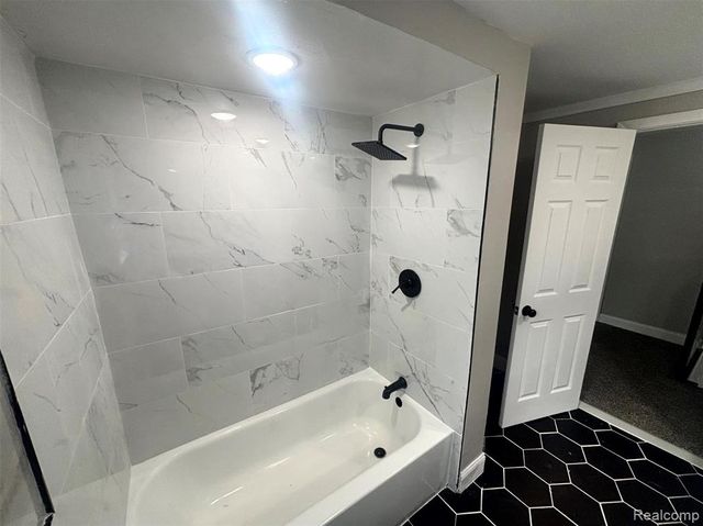 29621 Fernhill Drive, Farmington Hills, MI 48334