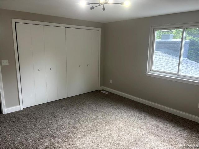 29621 Fernhill Drive, Farmington Hills, MI 48334