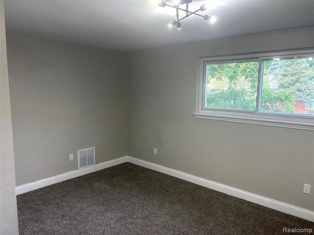 29621 Fernhill Drive, Farmington Hills, MI 48334